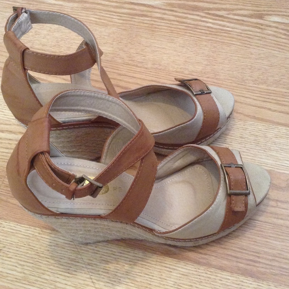 Rue21 Wedges - Picture 2 of 4